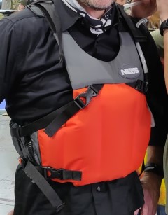 Neris Inflatable PFD with self inflation air tubes